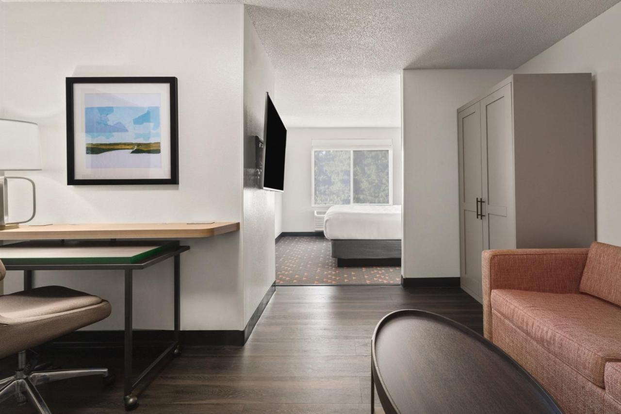 Hotel & An Ihg