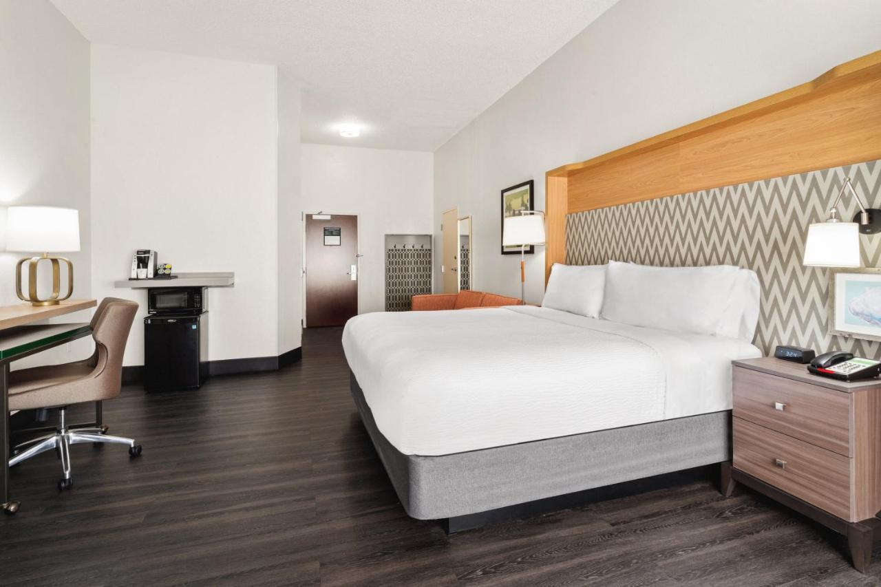 Hotel & An Ihg